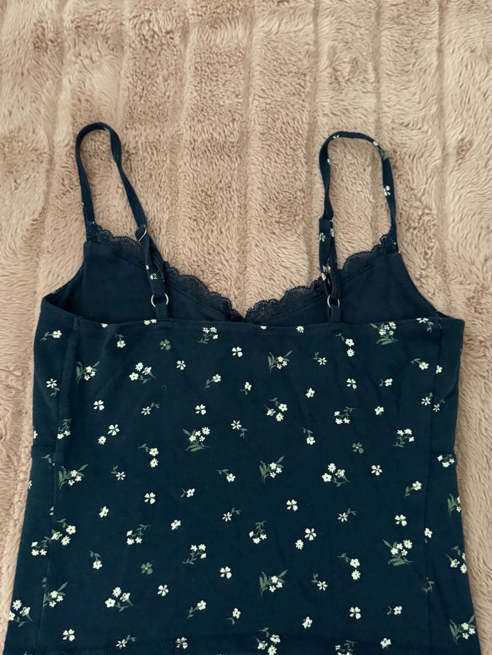 Hollister Black Floral Lace-Trim Cami - Picture 5 of 5